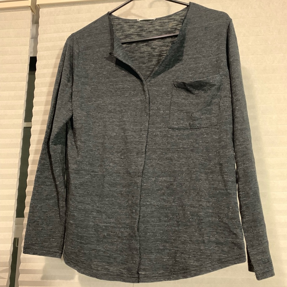 Dark gray comfy long sleeved shirt